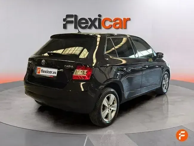 Usado Skoda Fabia Ambition 95 CV (69 kW) 2018 Negro