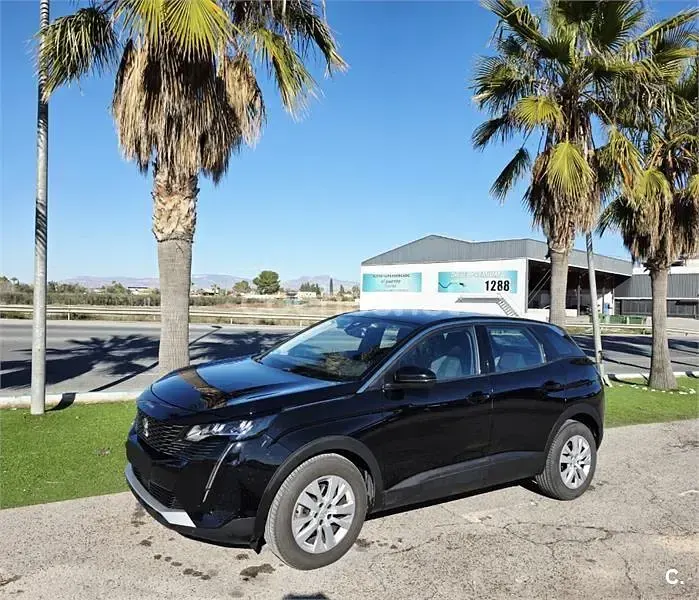 Usado Peugeot 3008 Active 130 CV (95 kW) 2022 Negro SUV