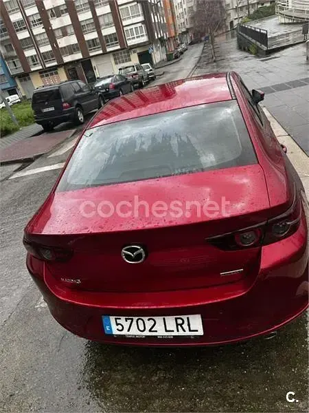 Usado Mazda 3 122 CV (89 kW) 2021 Rojo Berlina