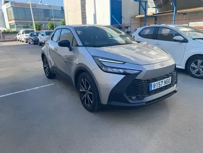 Usado Toyota C-HR Advance 140 CV (102 kW) 2025 Gris SUV