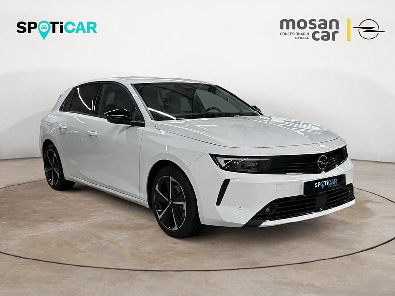 Usado Opel Astra Edition 110 CV (80 kW) 2024 Blanco Utilitario
