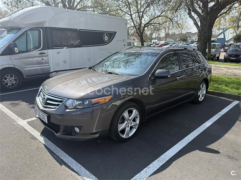 Usado Honda Accord Executive 156 CV (114 kW) 2010 Gris / plata Familiar