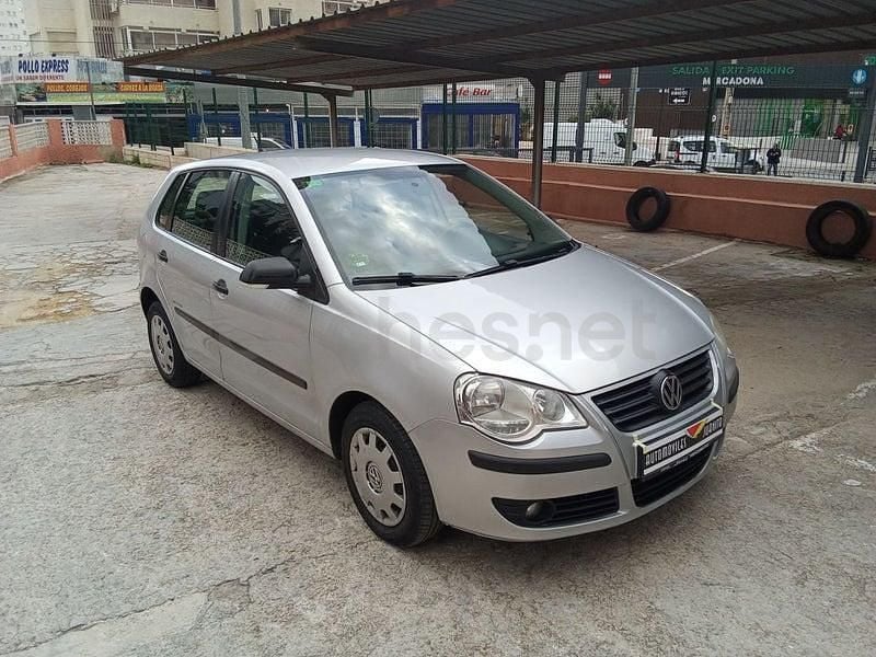 Usado VW Polo Advance 70 CV (51 kW) 2009 Gris / plata Utilitario