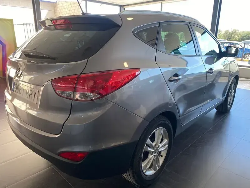 Usado Hyundai ix35 135 CV (99 kW) 2013 Gris / plata SUV