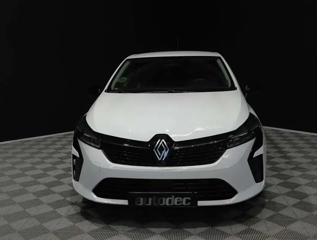 Usado Renault Clio Evolution 101 CV (74 kW) 2025 Blanco Utilitario