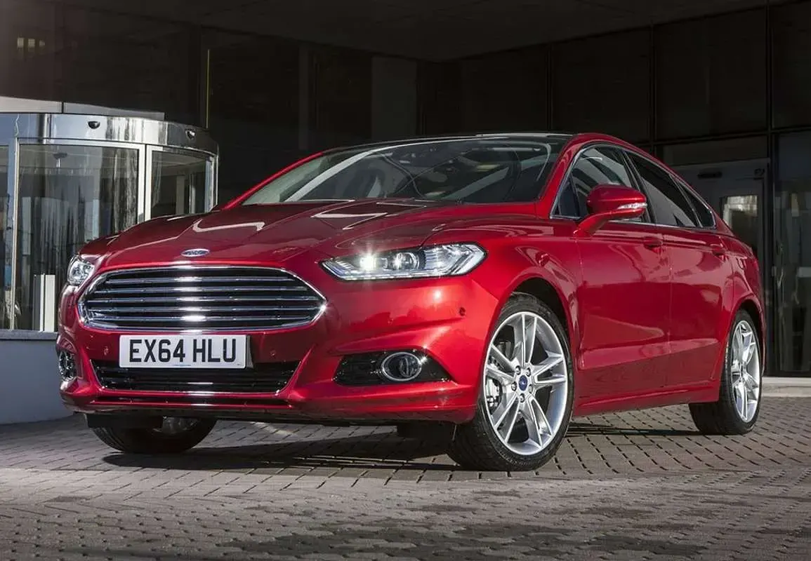 Usado Ford Mondeo Titanium 186 CV (136 kW) 2017 Negro Berlina