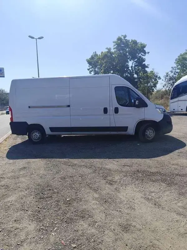 Usado Citroën Jumper 140 CV (102 kW) 2022 Blanco Monovolumen