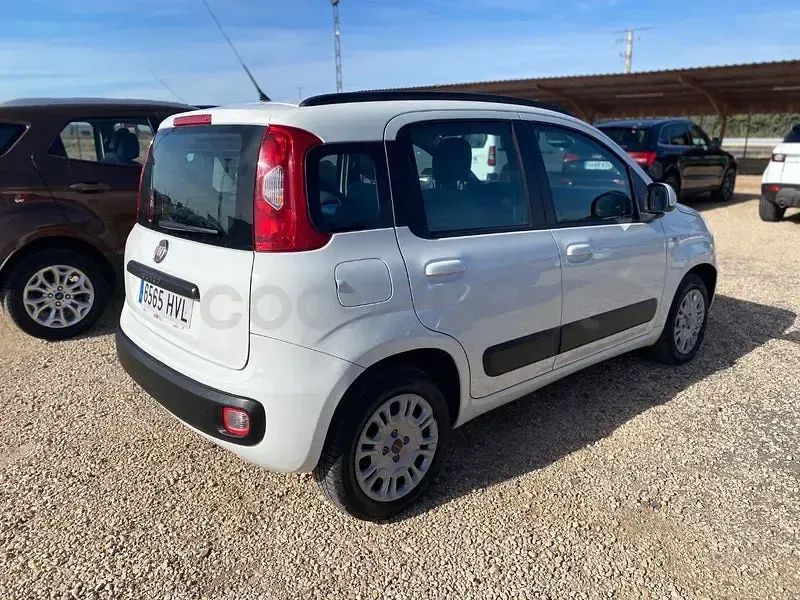 Usado Fiat Panda Lounge 69 CV (50 kW) 2014 Blanco Utilitario
