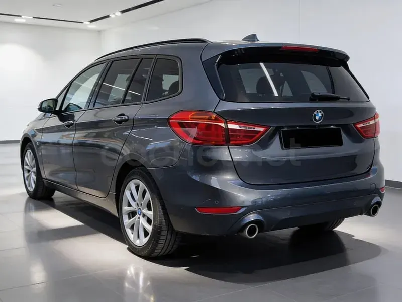Usado BMW 218 150 CV (110 kW) 2018 Gris / plata Familiar