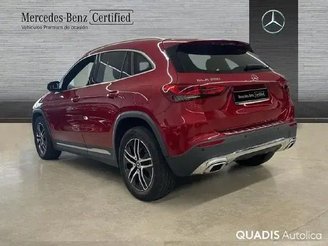 Usado Mercedes GLA200 Progressive 163 CV (119 kW) 2023 Rojo SUV
