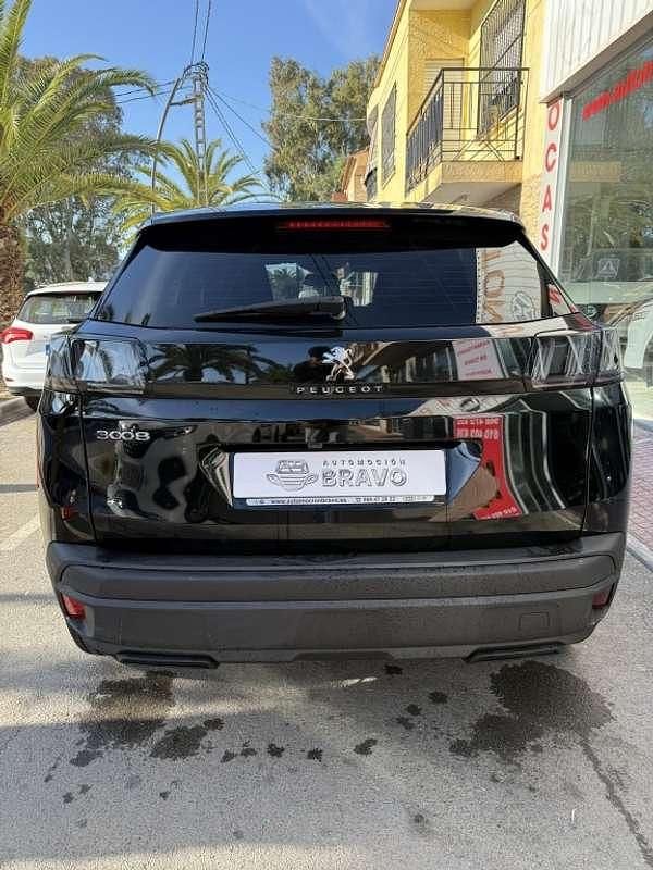 Usado Peugeot 3008 Active 131 CV (96 kW) 2021 Negro SUV