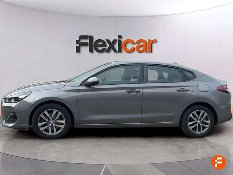 Usado Hyundai i30 110 HP (80 kW) 2019 Cinzento Citadino