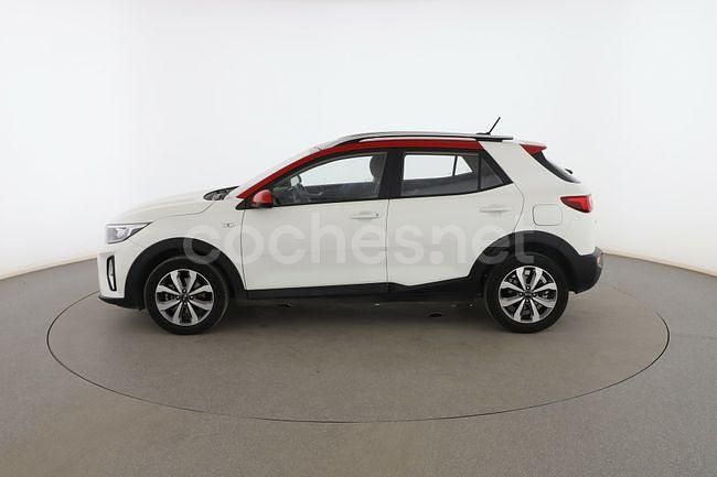 Usado Kia Stonic 101 CV (74 kW) 2021 Blanco SUV