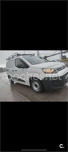 Usado Citroën Berlingo Live 102 CV (75 kW) 2021 Blanco Monovolumen