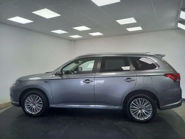 Usado Mitsubishi Outlander Edition 211 CV (155 kW) 2019 Gris SUV
