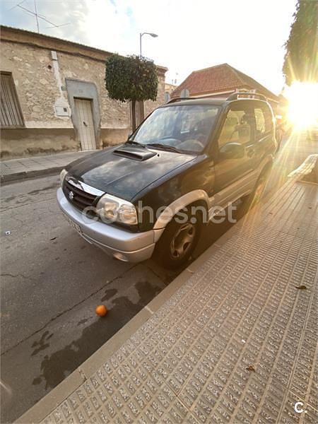 Verde Usado 2004 Suzuki Grand Vitara SUV | 9300 € - Imagen 1/4