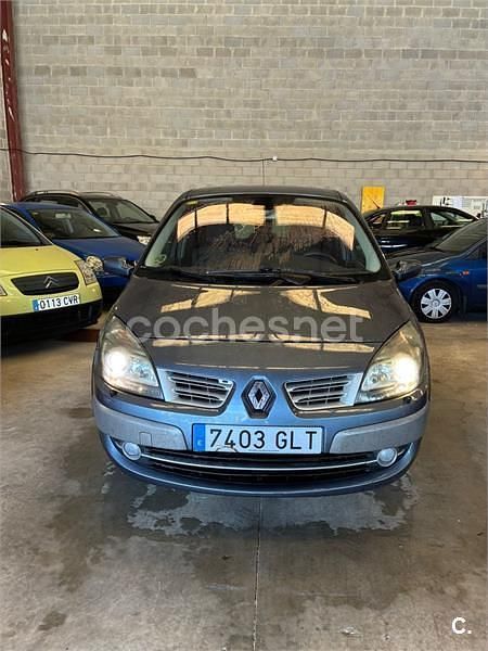 Usado Renault Scénic III Dynamique 130 CV (95 kW) 2009 Gris / plata Monovolumen