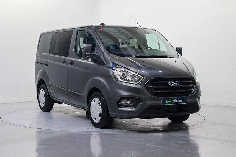 Usado Ford Tourneo Active 150 CV (110 kW) 2022 Gris / plata Monovolumen