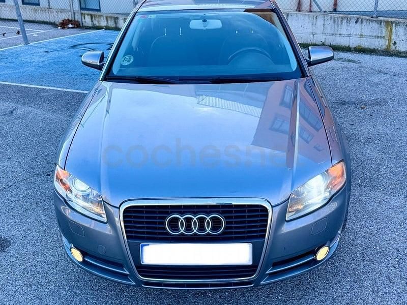 Usado Audi A4 140 CV (102 kW) 2006 Gris / plata Berlina