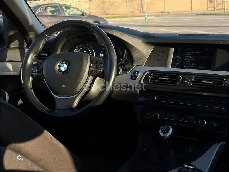 Usado BMW 520 177 CV (130 kW) 2011 Negro Familiar