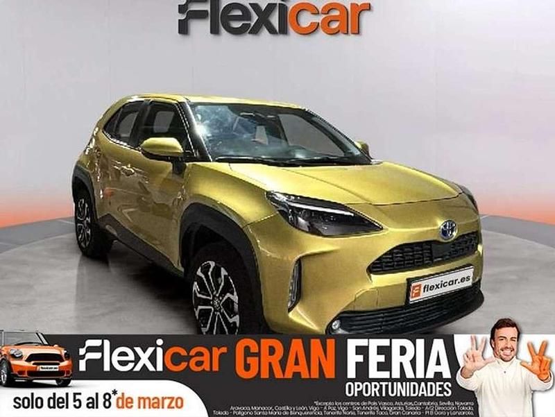 Usado Toyota Yaris Cross Active 116 CV (85 kW) 2024 Amarillo SUV