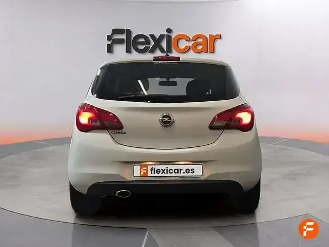 Usado Opel Corsa Expression 75 CV (55 kW) 2018 Blanco Utilitario