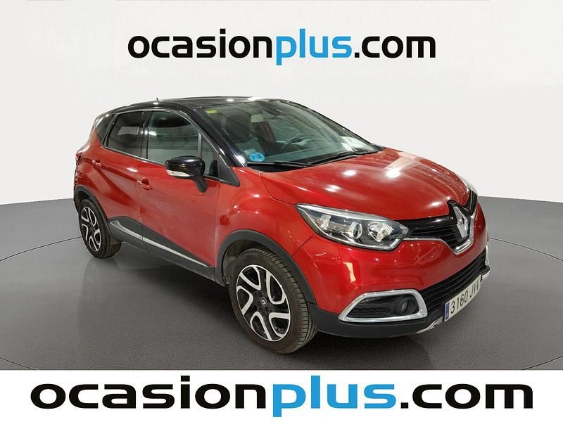 Usado Renault Captur Zen 90 CV (66 kW) 2016 Rojo SUV