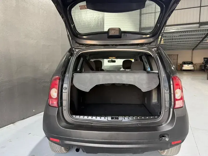 Usado Dacia Duster Ambiance 85 CV (62 kW) 2010 Negro SUV