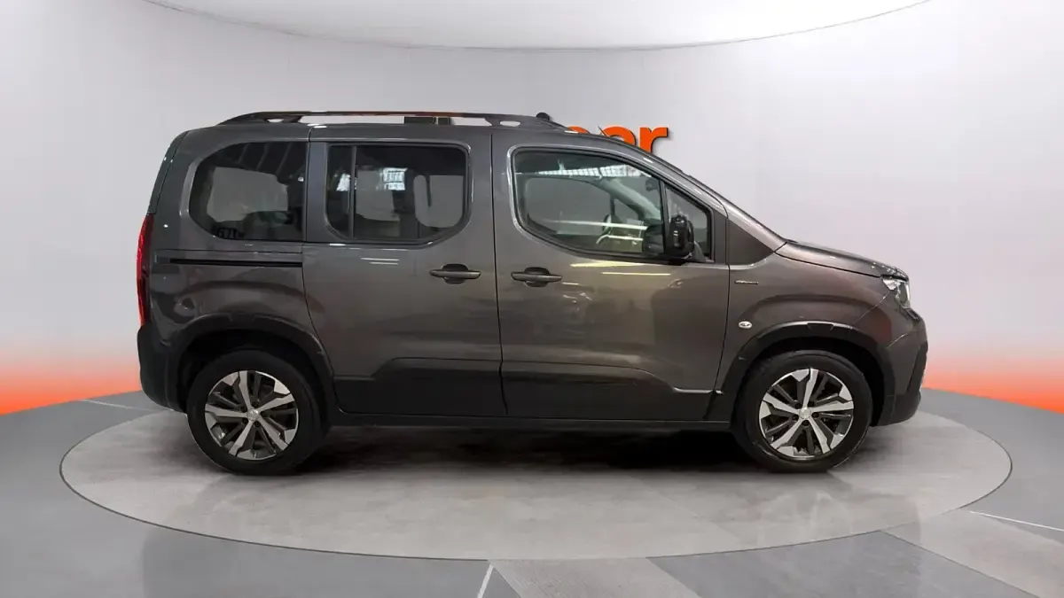 Usado Peugeot Rifter GT-line 100 CV (73 kW) 2019 Gris Monovolumen