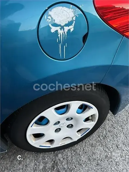 Usado Peugeot 207 75 CV (55 kW) 2007 Azul Berlina