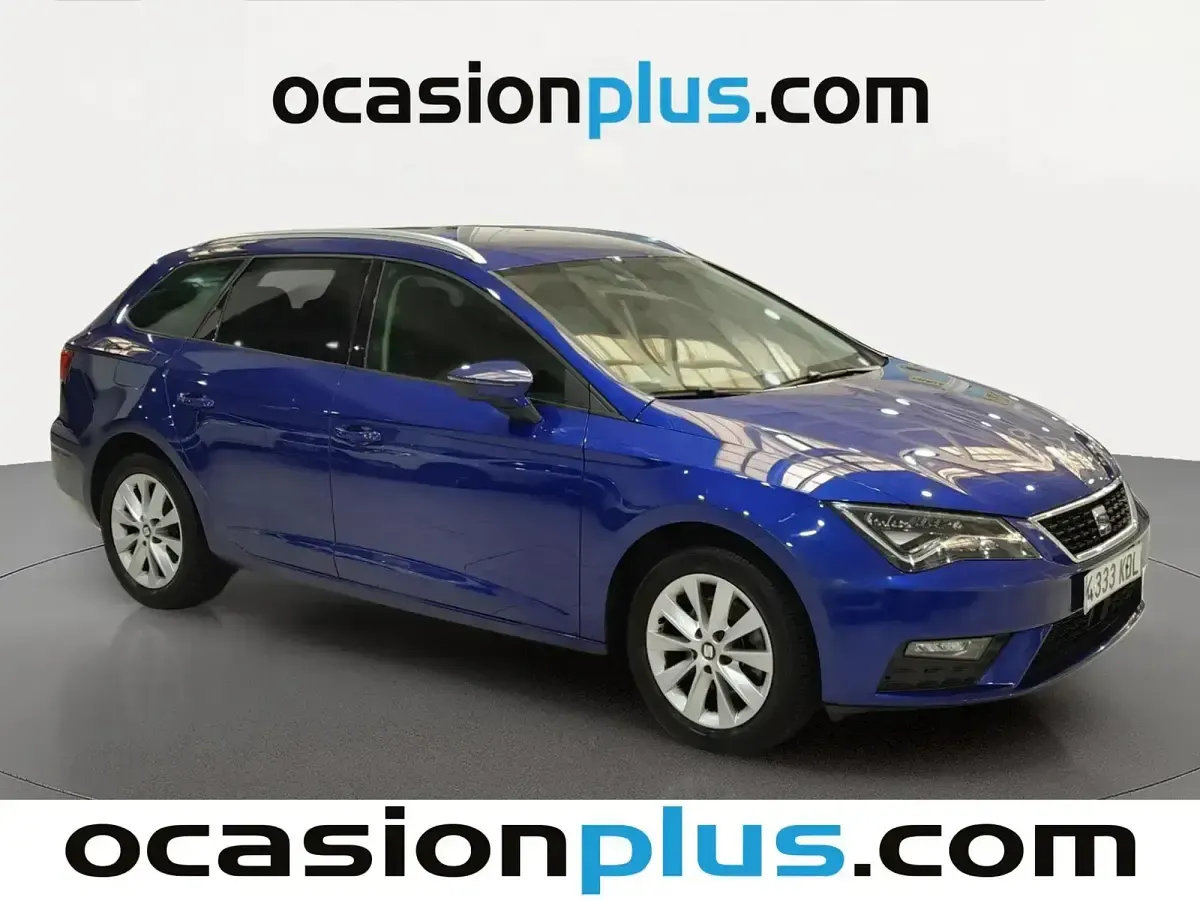 Usado Seat Leon Style Plus 125 CV (91 kW) 2017 Azul Familiar
