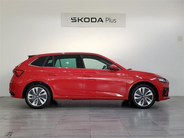 Nuevo Skoda Scala 115 CV (84 kW) 2025 Rojo Utilitario