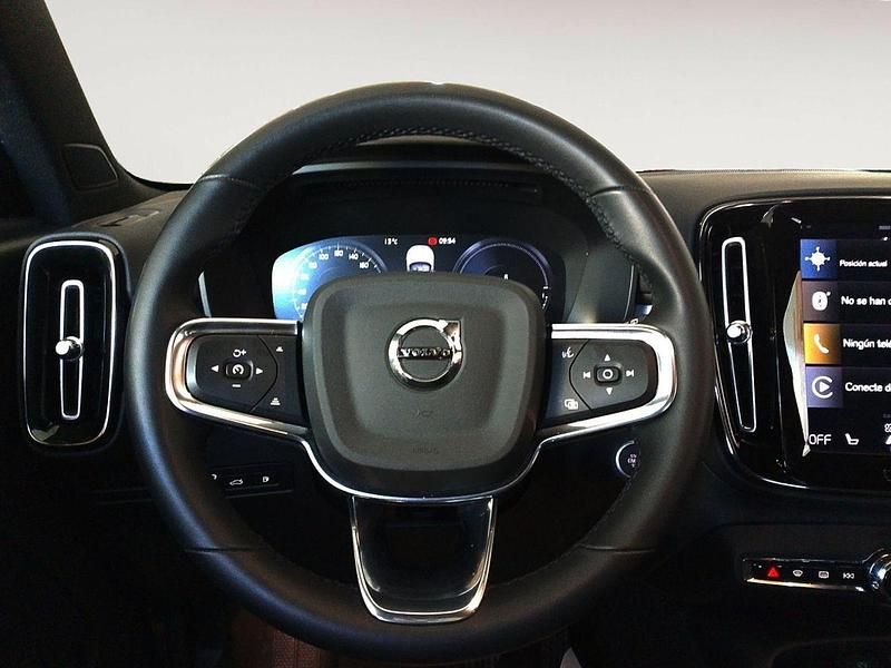 Usado Volvo XC40 Plus 262 CV (192 kW) 2022 Negro SUV