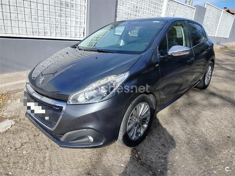 Usado Peugeot 208 Style 110 CV (80 kW) 2016 Gris / plata Utilitario