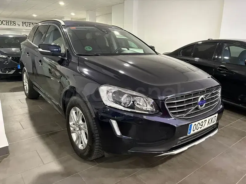 Usado Volvo XC60 Momentum 150 CV (110 kW) 2018 Azul SUV