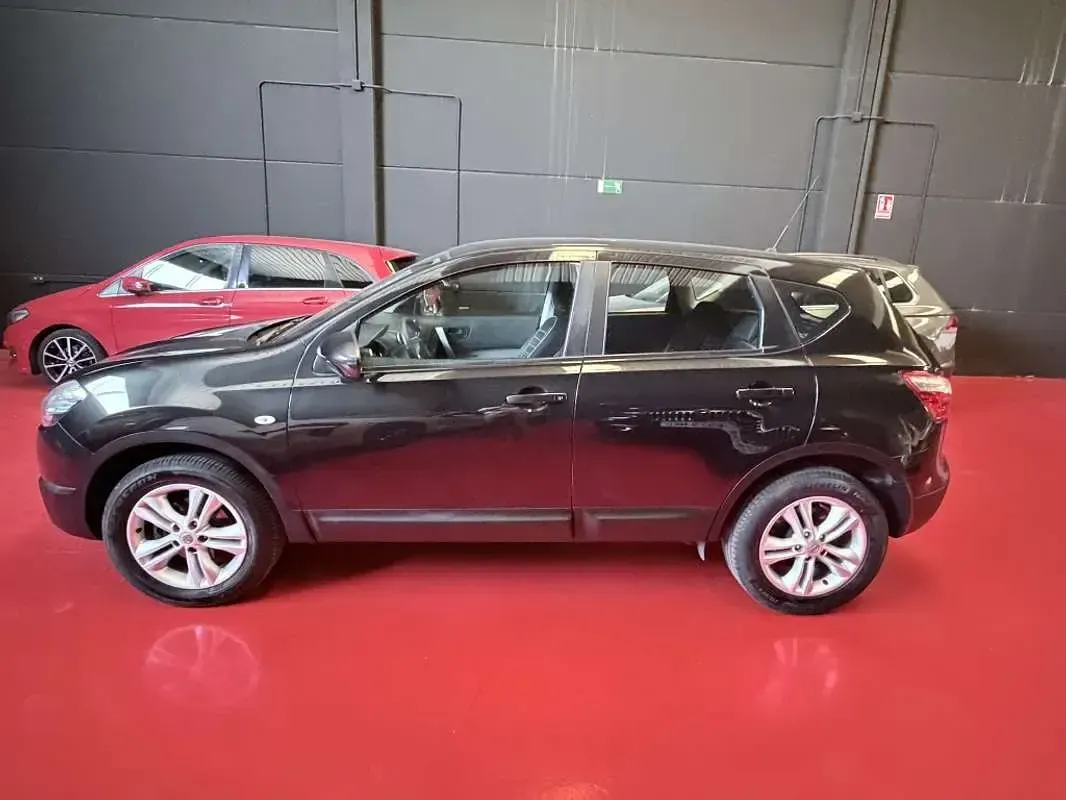 Usado Nissan Qashqai Acenta 150 CV (110 kW) 2010 Negro SUV