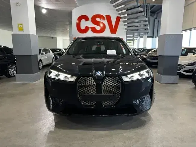 Usado BMW iX 239 kW (326 CV) 2023 Negro SUV