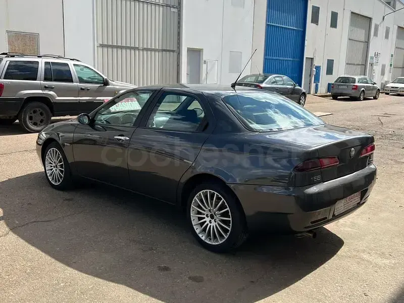 Usado Alfa Romeo 156 Distinctive 150 CV (110 kW) 2006 Gris / plata Berlina