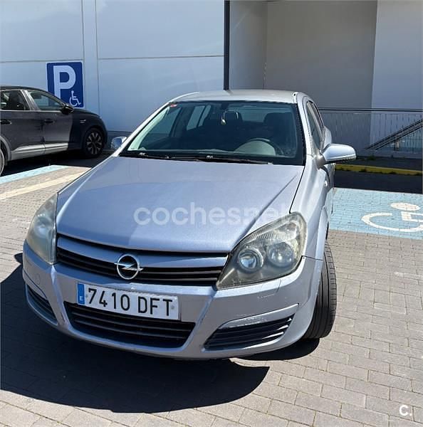 Usado Opel Astra Enjoy 105 CV (77 kW) 2005 Gris / plata Berlina