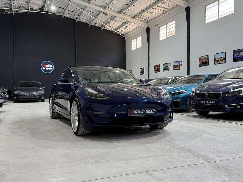 Käytetty Tesla Model 3 Standard Range 250 kW (340 HP) 2019 Sininen Sedan