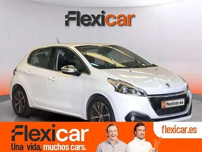 Blanco Usado 2017 Peugeot 208 Allure Utilitario | 8490 € (Precio justo) - Imagen 1/4
