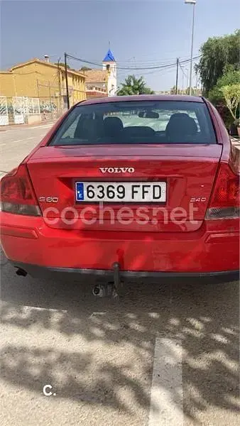 Usado Volvo S60 Momentum 130 CV (95 kW) 2006 Rojo Berlina
