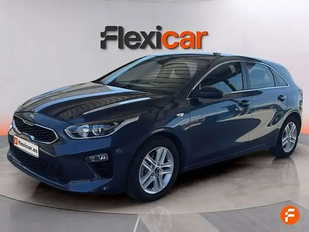 Usado Kia Ceed 120 CV (88 kW) 2019 Azul Utilitario