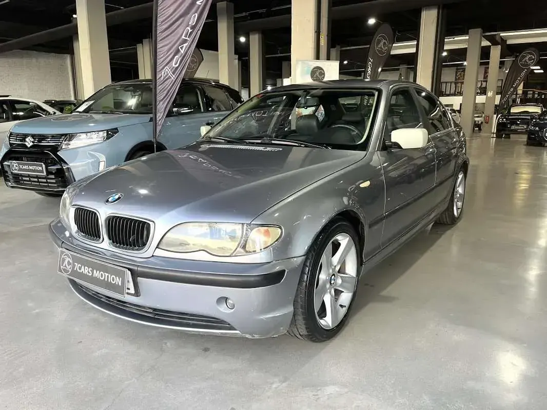 Usado BMW 318 143 CV (105 kW) 2004 Gris Berlina