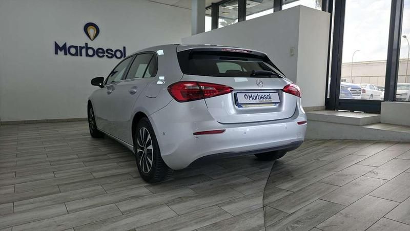 Usado Mercedes A200 163 CV (119 kW) 2021 Blanco Utilitario