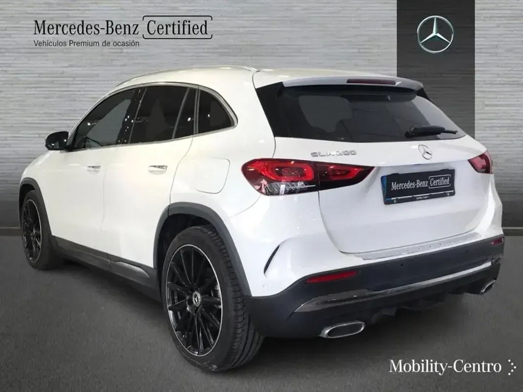 Usado Mercedes GLA200 AMG line 163 CV (119 kW) 2022 Blanco polar  pintura unicolor SUV