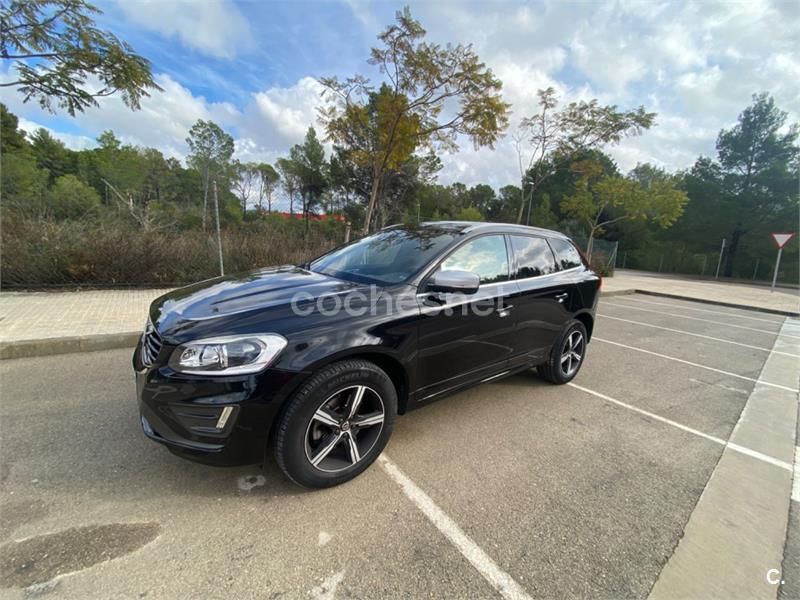 Negro Usado 2016 Volvo XC60 R-Design Momentum SUV | 24.495 € (Un poco caro) - Imagen 1/4