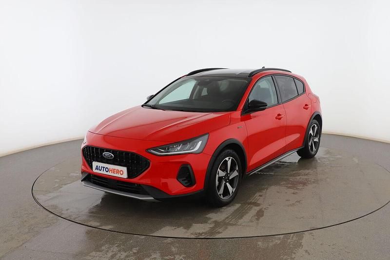 Usado Ford Focus Active X 125 CV (91 kW) 2023 Rojo Berlina