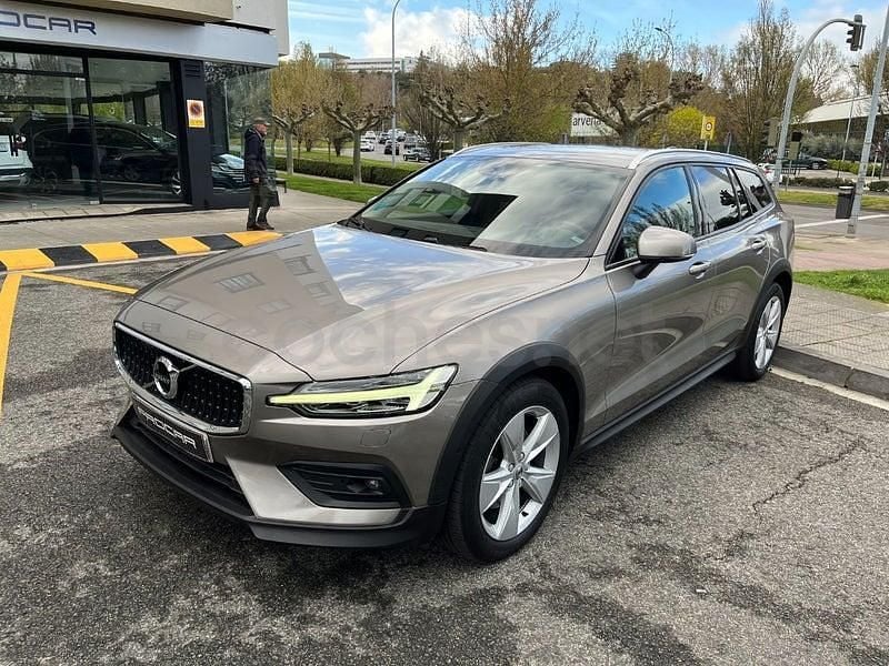 Usado Volvo V60 CC Pro 190 CV (139 kW) 2021 Beige Familiar