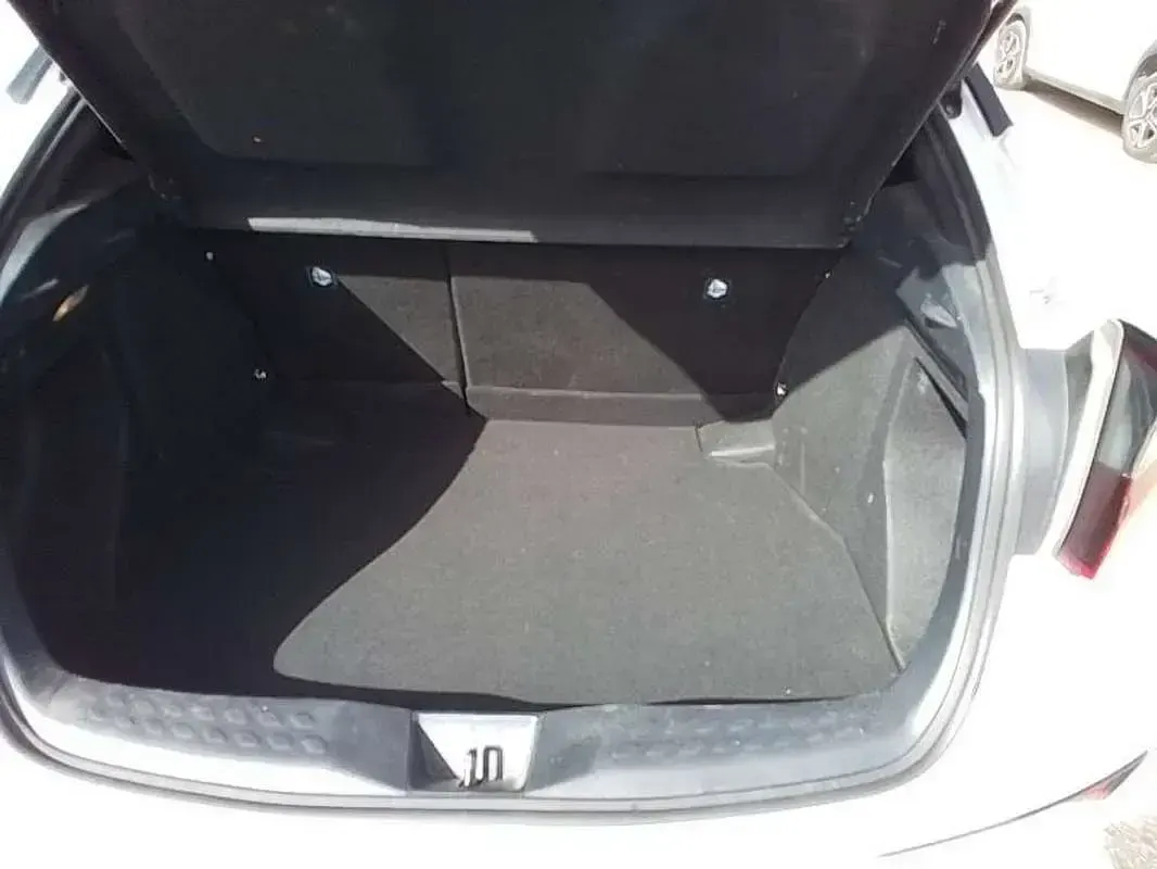 Usado Toyota C-HR+ Advance 98 CV (72 kW) 2022 Blanco SUV